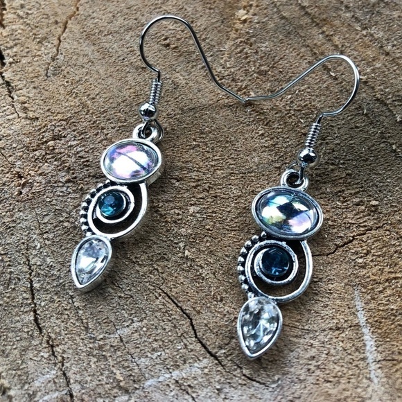 BOHEMIAN Dangle Earrings - Picture 1 of 4